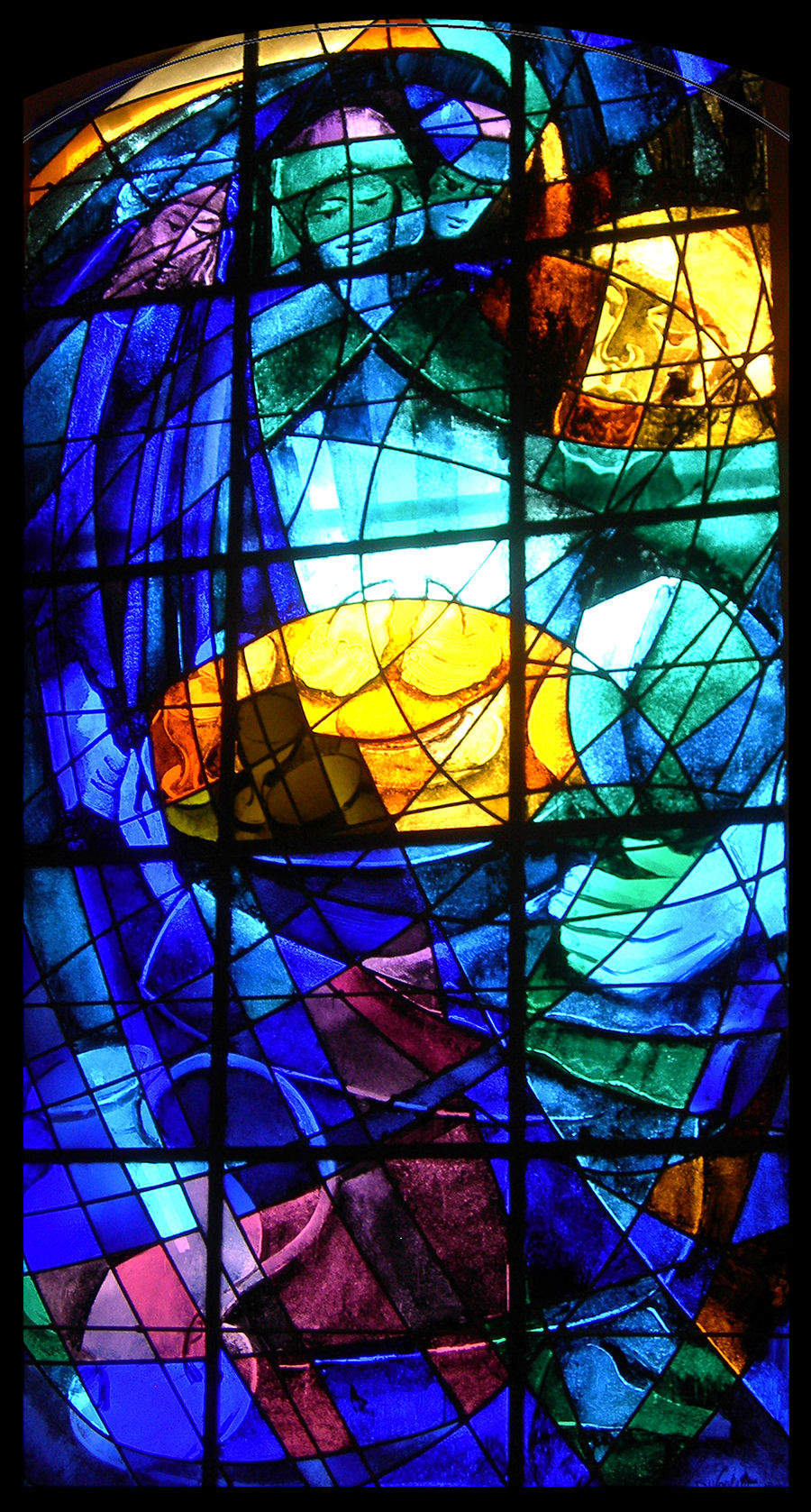 4ème vitrail du Magnificat